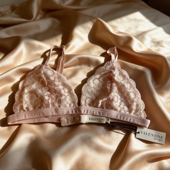 valentine by Jonas and brown-Daisy pattern Lace Bralette in Soft Pink - Picture 2 of 2